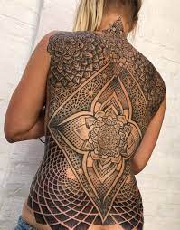 Awesome Back Mandala Ink Piece C Tattoo Artist Adam Wiiliams Back Piece Tattoo Back Tattoo Girl Tattoos
