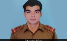 Neeraj chopra vsm is an indian track and field athlete and a junior commissioned officer in indian army who competes in the javelin throw. Rsmfgo F0vz8cm