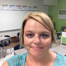 Jacqueline Simpson (@jacquelinepoe)