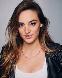 Danielle Flora's Instagram, Twitter & Facebook