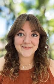 Amanda Lain's Instagram, Twitter & Facebook