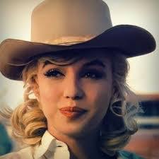 Katy Queen's Instagram, Twitter & Facebook