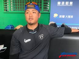 一直以來對於是否回台選秀沒有給出回應的江少慶，終於在今日將投入今年選秀會，而且與握有狀元籤的富邦悍將有了加盟共識。 而在江少慶被富邦「預約」之後，檯面上還有陳冠宇、吉力吉撈鞏冠和其他潛在的旅外海歸選手，其餘四隊又該如何抉擇呢？ 標籤:江少慶, 中華職棒, 富邦悍將, 陳冠宇. æçå»ºæ°'çå½±å­ çèºéè®æ±å°'æ¶ä¼¸å¡çå¤ å¨