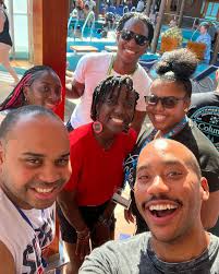 world famous Nesmith family gift tags 🎁 (gosh I love them 😊👨‍👩‍👦) . .  . . #christmas #christmas2021 #creativechristmas #gifttags #giftwrapping  #gifttagswithstyle #holiday #happyholidays #gifts #family