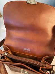 Une sélection de sacoche pour toutes les tailles et toutes vos envies shopping, à partir de 38 euros, seulement sur modalova. Sacoche Homme En Cuir Marron De Marque Katana Le Coin De L E Chineur