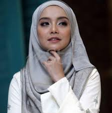 Maaf, cinta saya pada waktu ini bukan pada zizan, bukan juga pada lelaki lain. Mira Filzah Akui Mudah Dekati Zizan Razak Hiburan Mstar