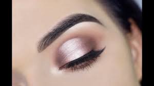 Die kombination beider töne sorgt dafür, dass die augen größer und offener wirken. How To Do Cut Crease Eye Makeup For Hooded Eyes Cut Crease Eyeshadow Tutorial
