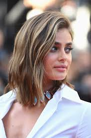 Visualizza altre idee su capelli, tagli di capelli, acconciature. I Capelli Medi Taylor Hill Sono Il Taglio Di Capelli Definitivo Fra Caschetto E Lob Vogue Italia