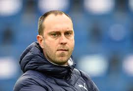 Find the perfect hermann jung stock photo. Dfb Pokal Holstein Trainer Bleibt Vor Duell Mit Fc Bayern Gelassen