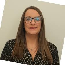 Harriet Robb's Instagram, Twitter & Facebook