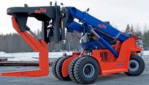 A used reach stacker from fantuzzi terex ppm or ferrari will be reasonably priced due to their aggressive pricing strategies. Meclift Containerstapler Variable Reachstacker Teleskop Container Mover Deutschland Importeur