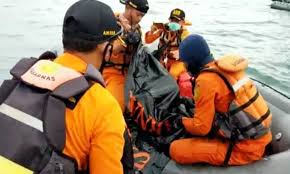 Sriwijaya air flight sj182 dropped over 3000 metres in altitude less than 60 seconds just minutes after taking off. Tf9eqdhnxrrsrm