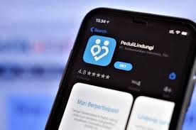 Pendidikan karakter peduli lingkungan yang paling dasar sebenarnya terjadi di lingkungan keluarga sehingga pendidikan disekolah makin terarah dan terminimalisir. Turis Wajib Instal Aplikasi Pedulilindungi Saat Wisata Ke Indonesia Info Komputer