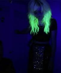 Splat is also a temporary brand of glowing hair dye that you should try. Glow In The Dark Dye Is The New Hair Trend Dark Hair Dye Bright Hair Dark Hair