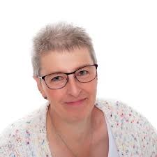 Hi! I'm 17, looking for a work from home job, I have been working with  horses for the past 4 years and so I am looking for something flexible and  enjoyable from