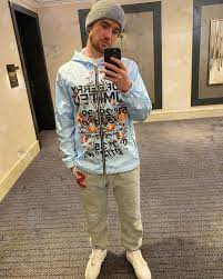 That's why they've been flagged as close contacts by phe. Pin By Ralph Dv On Outfits Men In 2021 Mens Outfits Beige Aesthetic Fashion