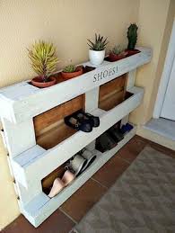 12 Kreative Und Inspirierende Diy Bastelideen Mit Holzpaletten Fur Den Garten Seite 6 Von 12 Schuhregal Selber Bauen Mobel Aus Paletten Regal Aus Paletten