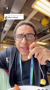 Reply to @xenmarvel Now the pig’s out fo the pen #PeppaPig #NationalTour  #LifeOnTheRoad #ChildrensTheatre #Actor #GeraldGiraffe #QandA