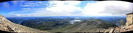 Utsikten mot vakre gaustatoppen er enestående og gir øynene den beste hvile etter en aktiv dag ute i løypene. Gaustatoppen Wikipedia