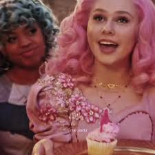 Sorry i havent posted in a few days lol, been a tad unmotivated 🤗🤗  #ellaandbridget #bridgetandella #desendants #desendantsriseofred #edit  #riseofred #rubyroseturner #morgandudley