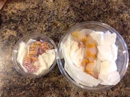 Most Gecko Species Can Be Safely Shipped In A Deli Cup This Photo Illustrates Using Different Sized Delis For Different Sized Geckos It Food Deli Breakfast