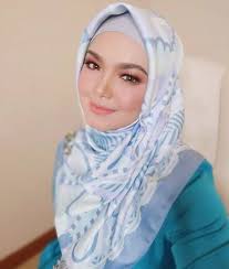 Siti nurhaliza binti tarudin 11 january 1979, kampung awah, temerloh, pahang, malaysia. 845 Likes 7 Comments Siti Nurhaliza Dato Sitinurhaliza On Instagram Siti Nurhaliza Beautiful Hijab Hijab Fashion