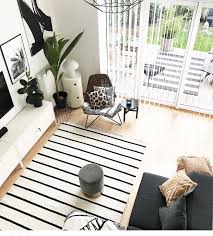 Kostenloser versand innerhalb von deutschland und österreich*. Gestreifter Teppich Wohnzimmer Schwarz Weiss Wohnzimmer Weiss Wohnung Design