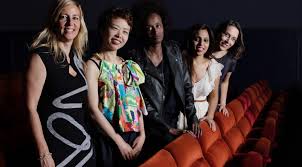 Транскрипция и произношение слова pleasure в британском и американском вариантах. Female Pleasure Offizielle Webseite Zum Kinofilm X Verleih Ag