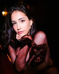 Michelle Featherstone