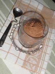 Comment Preparer Une Creme Chantilly Au Chocolat Univers De Hayat Creme Fraiche Recette Creme Chantilly Gateaux Et Desserts