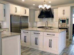 The main cabinets are simply white paneled cabinets with vertical wood slats, but the star of this kitchen would be the matching vintage kitchen stove and refrigerator which has silver chrome and blue chrome finish. China Fresh White Kitchen Cabinets Ideas To Brighten Your Space Photos Pictures Made In China Com