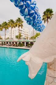 Globos En Fila Globos Playa Hotel