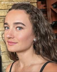 Donna Wiersma's Instagram, Twitter & Facebook