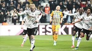 Hutchinson'ın mke ankaragücü ceza sahası içinde yerde kalmasının ardından hakem arda kardeşler beyaz noktayı gösterdi. Turkish Super Lig Besiktas Beat Ankaragucu 2 1