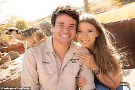 @chandlerpowell grace warrior @australiazoo @wildlifewarriorsworldwide shop.australiazoo.com.au. Bindi Irwin Heiratet Langjahrigen Beau Chandler Powell Aktuelle Boulevard Nachrichten Und Fotogalerien Zu Stars Sternchen