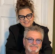 Dale Earle's Instagram, Twitter & Facebook