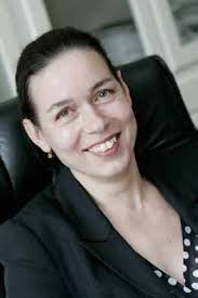 Dit jaar viert NIMA zijn 50ste verjaardag. Nu zijn de associaties met het  fenomeen jubi- leum ronduit oubollig. Denk kleurloze r