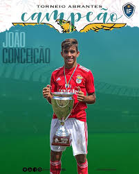 View the daily youtube analytics of joão conceição and track progress charts, view future predictions, related channels, and track realtime live sub counts. Joao Conceicao Na Conquista Do Torneio Abrantes Por Parte Do Sl Benfica Idoloasis Futebol