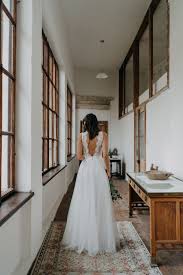 Maybe you would like to learn more about one of these? Dein Einzigartiges Brautkleid Nach Mass Handgefertigt Aus Feinsten Stoffen Und Zarten Spit Einzigartiger Brautkleid Festliche Kleider Hochzeit Kleider Hochzeit