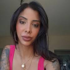 Kkkkkk mulher ate os 18 tem chão