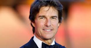 Tom Cruise trở thành diễn viên đầu tiên quay phim ngoài không gian