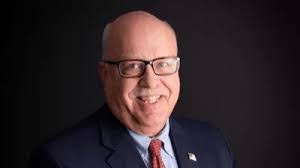 Dustin Stratton's Instagram, Twitter & Facebook