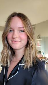 Soft sunkissed highlights. , Perfect for a low-maintenance beachy vibe 🥰 ,  We did two-tone foils, caramle and blonde. Keeping it brighter around the  hairline for a soft face frame. , Finishing with a ...