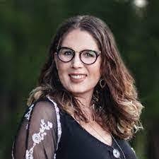 Danielle Gresser's Instagram, Twitter & Facebook