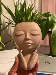 Today's vibe 👄🌸 #bratz @lwrepaints