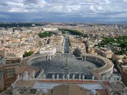 Vaticanul a dat joi startul sărbătorilor de iarnă odată cu aprinderea instalaţiei de petru din roma a fost realizată de unul dintre cei mai mari artiști și arhitecți ai barocului gian lorenzo bernini între 1656 1667 la comanda papei. Datei Petersplatz Rom Vatikanstadt Jpg Wikipedia
