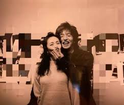 她想為了愛而結婚，而不是為了錢。 msc, trad.她想为了爱而结婚，而不是为了钱。 msc, simp. tā xiǎng wèile ài ér jiéhūn, ér bùshì wèile qián. Vsw 3lruov6t4m