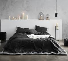 They come in both solid colors and patterns to match your room's decor. Unique Designer Black And White Reverse Embroidered Material Soft Cotton Twin Xl Bedding Oversized For Twin Bed