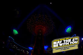 If you had any more doubts about the communicative power of an emoji , you just have to see this and be convinced that this modern form of universal language can be exploited in really creative ways by the brightest minds. R2d2 Had Tons Of Fun At The Star Wars Day May The 4th Be With You Festival Paperblog