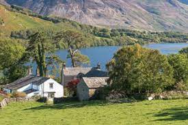 The national park, established in 1951, is now a unesco world heritage site and covers an area of 912 square miles in cumbria.it's an unspoiled paradise for tourists, residents and wildlife plus there's a wonderful choice of holiday cottages in the lake district. Where To Stay In The Lake District Accommodation For All Budgets